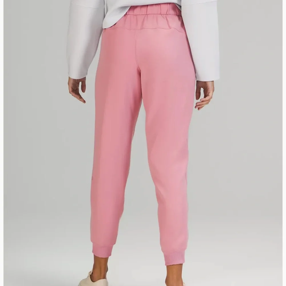 Lululemon On The Fly Jogger 28” * Woven